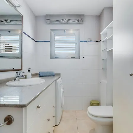 Spacious Two Bedroom With Terrace Right On The Surf Apartman Las Palmas de Gran Canaria