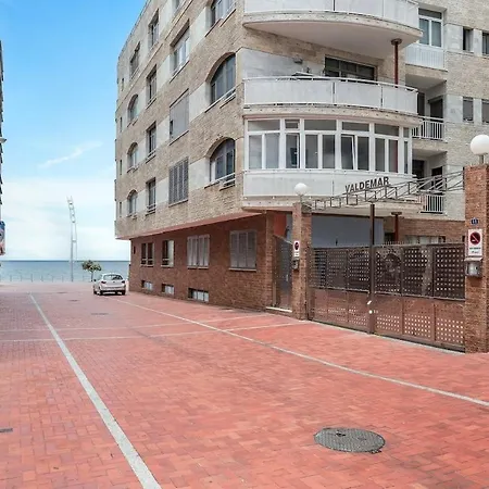 Spacious Two Bedroom With Terrace Right On The Surf Las Palmas de Gran Canaria