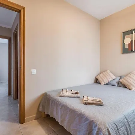 Apartment Spacious Two Bedroom With Terrace Right On The Surf *