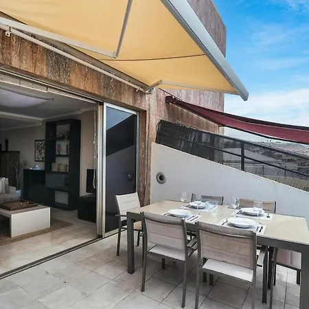 Spacious Two Bedroom With Terrace Right On The Surf Apartment *